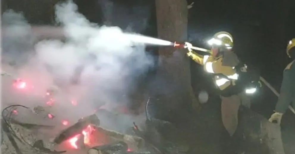 En casi tres horas lograron extinguirlo.
