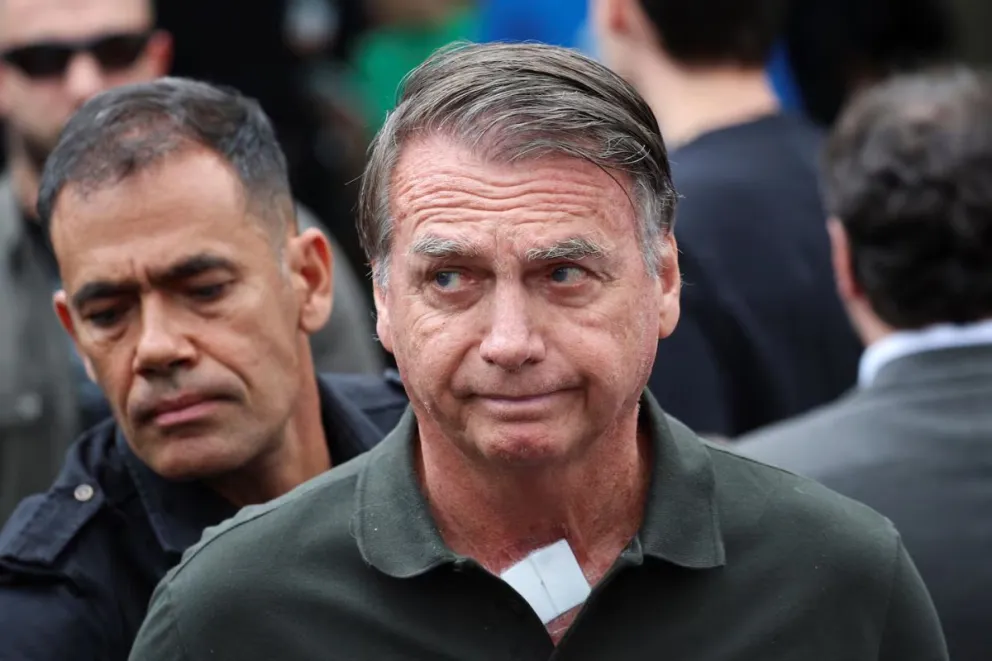 Jair Bolsonaro se encuentra bajo arresto domiciliario.