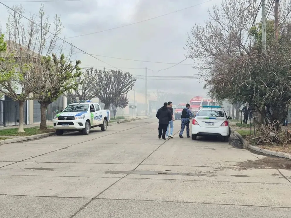Humo y múltiples estruendos alteraron a los vecinos de General Roca, en el Valle rionegrino (foto: ANR)