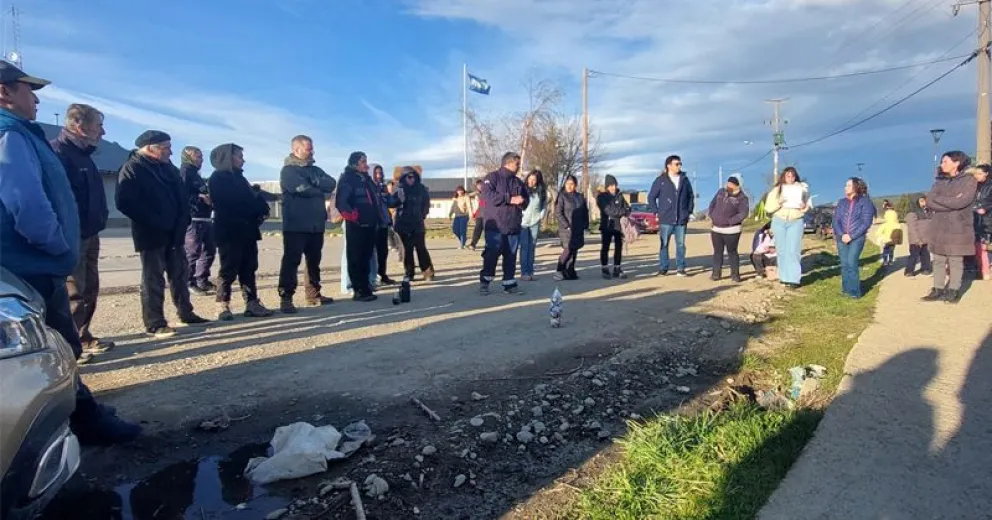 Denuncian incumplimientos en los plazos.