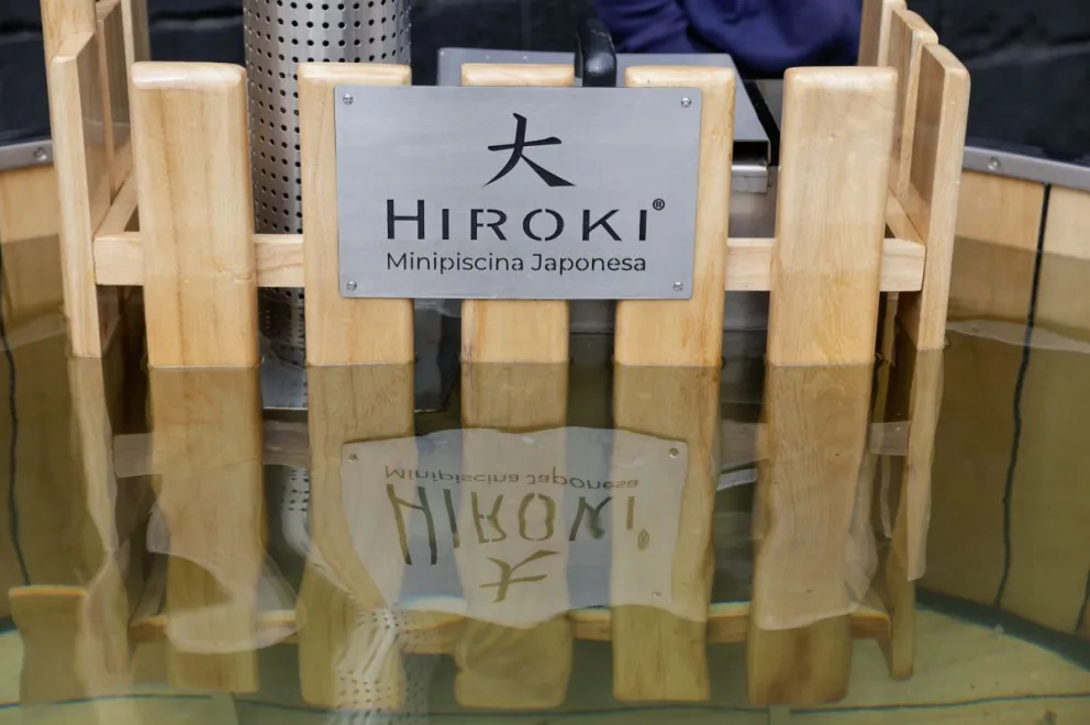 Combina el fuego, la madera y el agua en un entorno natural. Fotos de Eugenia Neme.