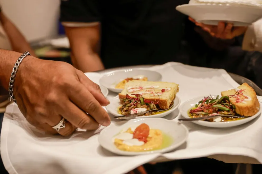 La chef Christiane Stein Ausborn, de Valdivia y el barilochense Juan Izaguirre, chef de El Casco Art Hotel abrirán el viernes del BALC (foto: Eugenia Neme) 