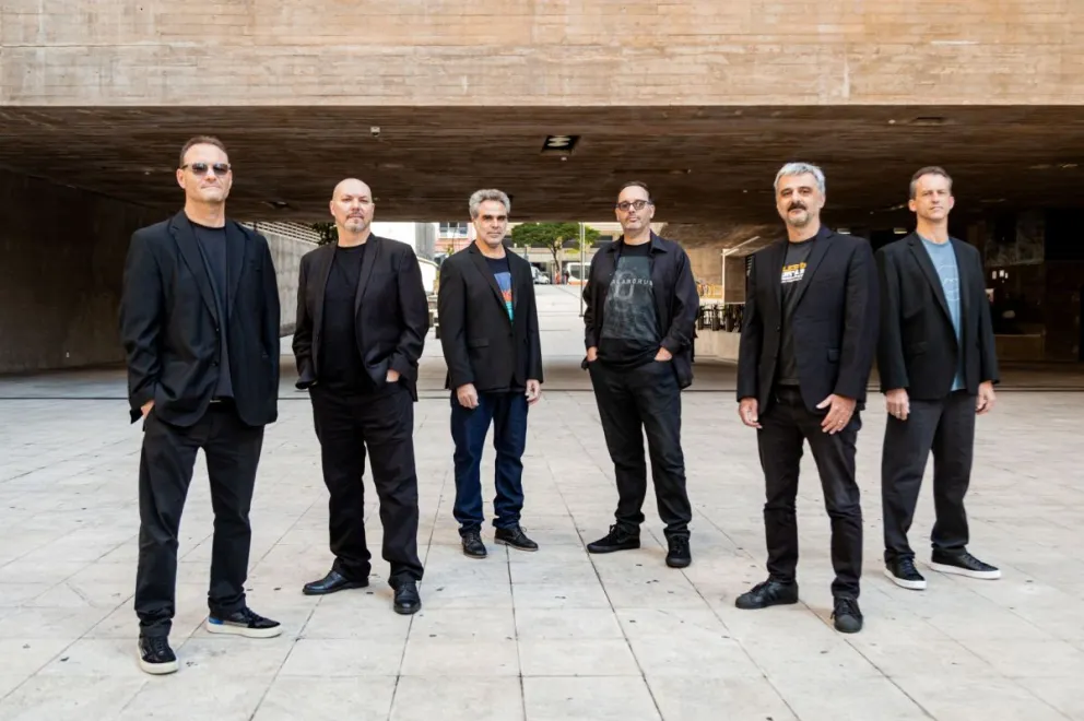 El nieto de Astor (el segundo desde la derecha) reconoce que hacer música de su abuelo es un “asunto bastante delicado”.