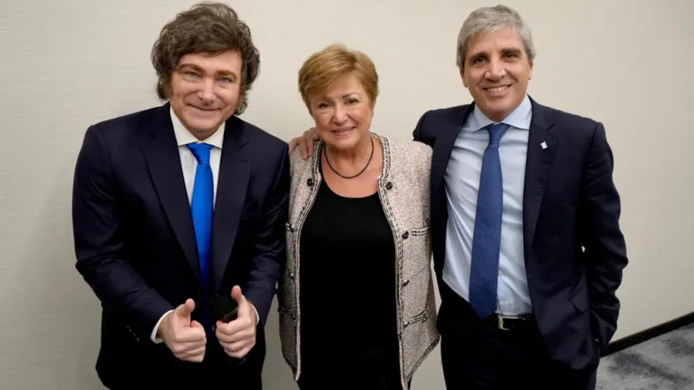 Kristalina Georgieva junto a Javier Milei y Luis Caputo.