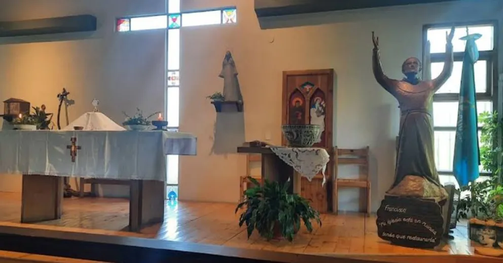 Se recibirá a los fieles en la hermosa parroquia de la isla del Ñireco.