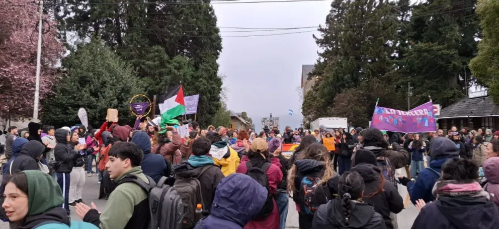 No hubo frío o lluvia que detenga a los vecinos que participaron. 