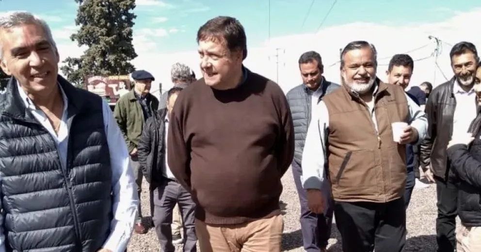 El gobernador paseó por el predio de la Sociedad Rural.