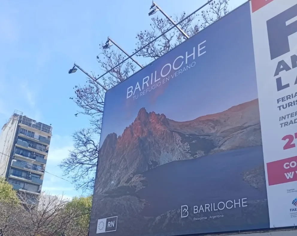 Bariloche y Portugal protagonizaron la promoción de destinos en el ingreso al predio de la Rural, en la FIT 2025