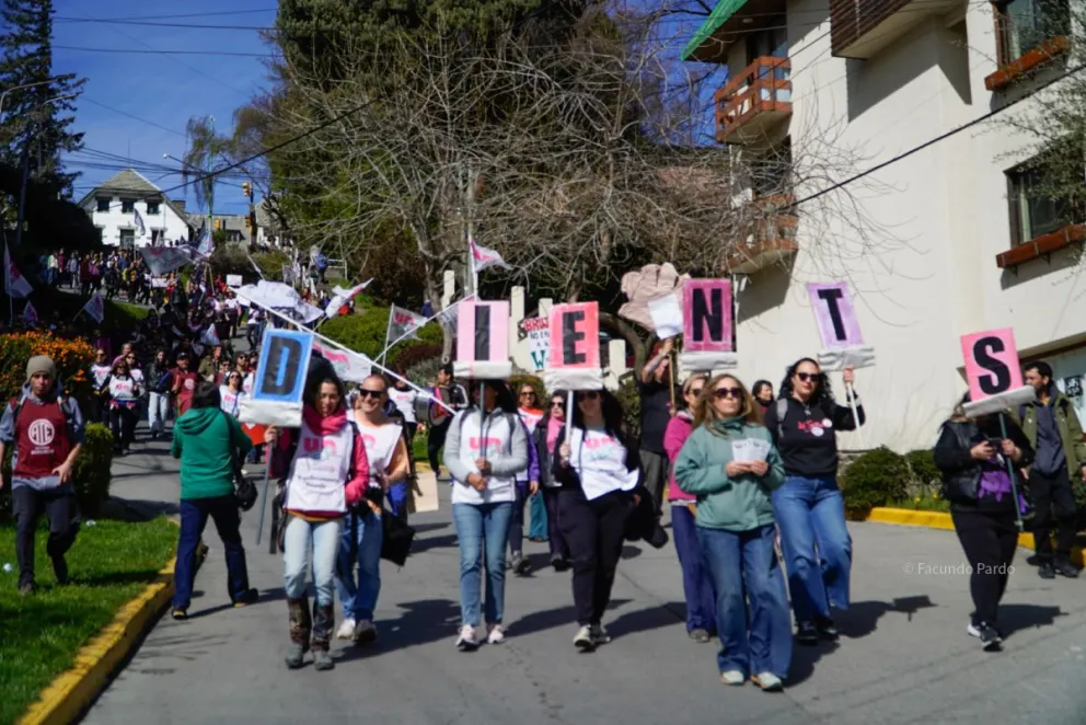 Paro de Unter y volanteada junto a ATE en el Hospital Zonal Bariloche (foto de archivo)