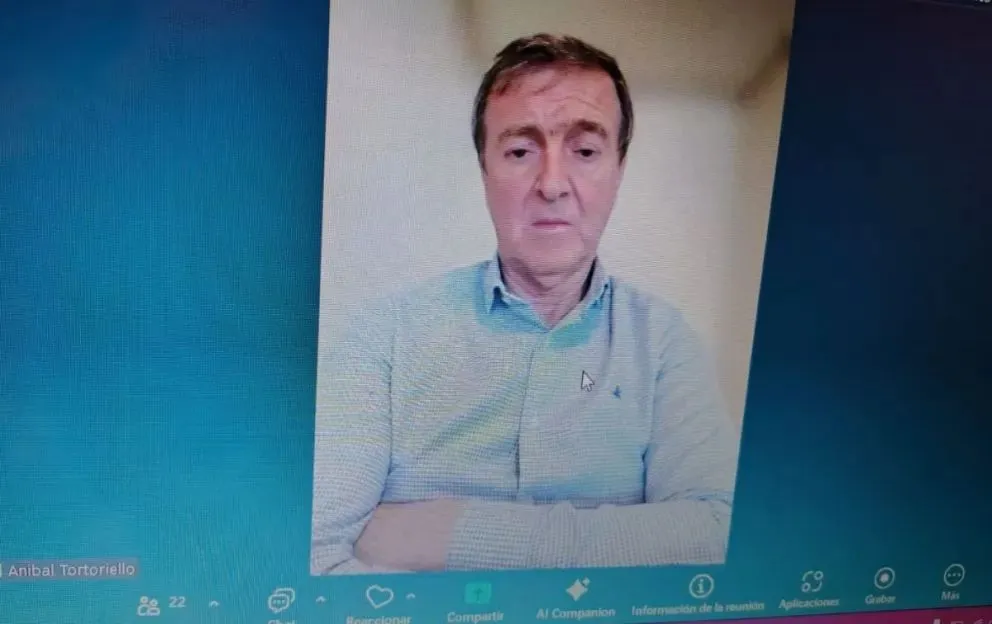 El diputado nacional Tortoriello (LLA), siguió las alternativas del control de acusación por la plataforma Zoom. Foto: captura de pantalla.