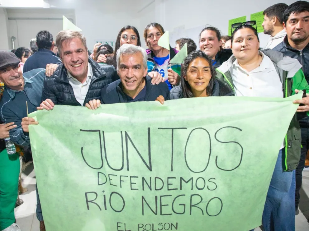Los candidatos en las legisltativas, Juan Pablo Muena y Facundo López encabezaron un masivo acto junto al intendente Bruno Pogliano 
