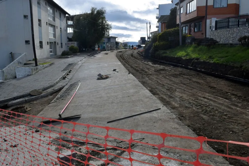 Realizan trabajos de pavimentación en el centro de Bariloche 