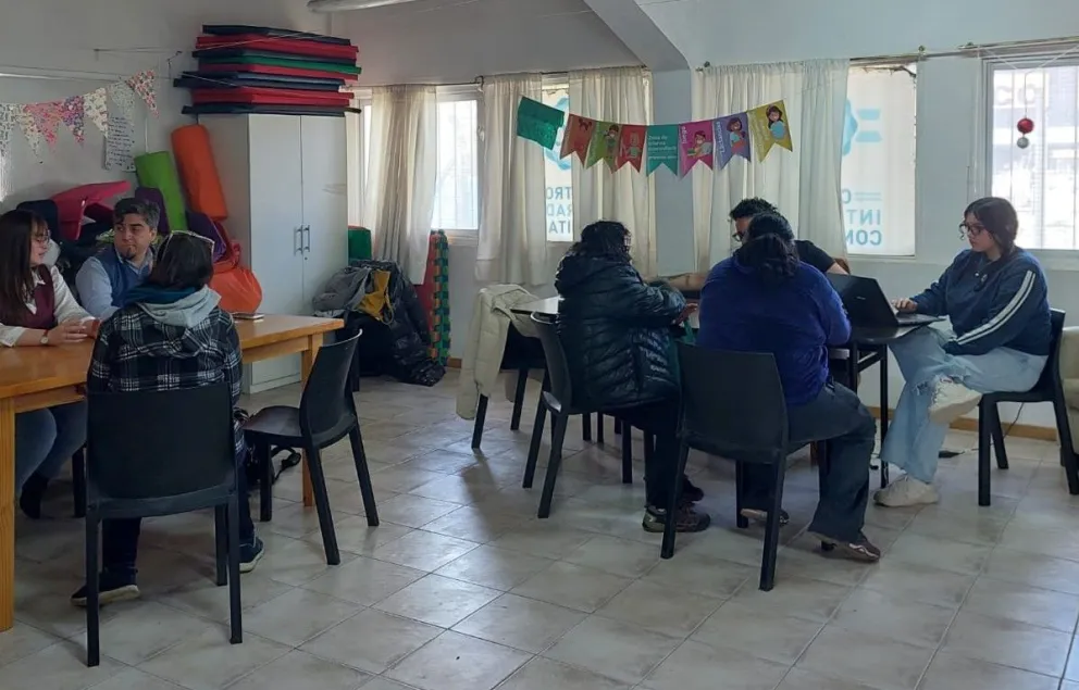 Un encuentro que vincula a los vecinos de Bariloche con la Defensoría. 