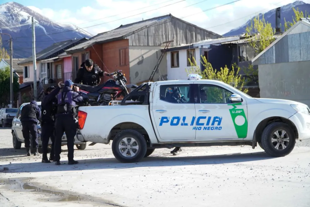 En el lugar trabajó personal policial y de Tránsito Municipal, quienes cortaron la circulación / Fotos Facu Pardo 