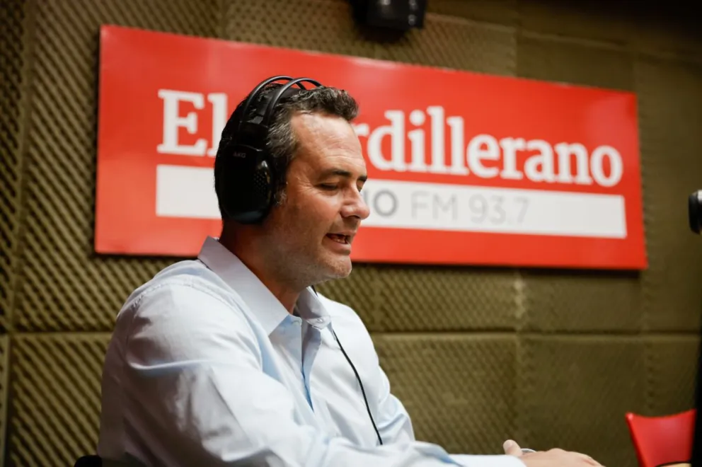 El candidato anunció además las gestiones para un polideportivo que tendrá capacidad para más de 5 mil espectadores. Fotos: Eugenia Neme