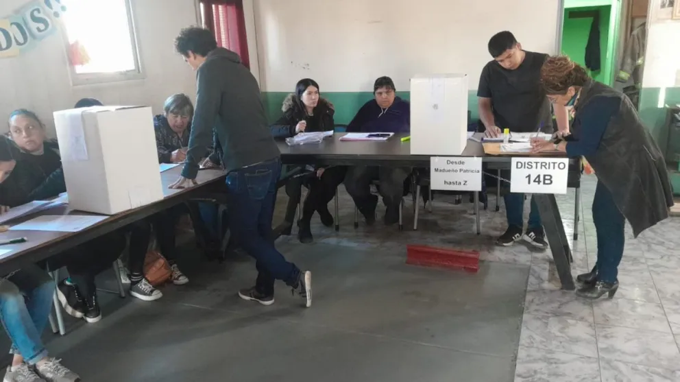 Se llevan a cabo las elecciones en 23 distritos de Bariloche. Foto: gentileza CEB