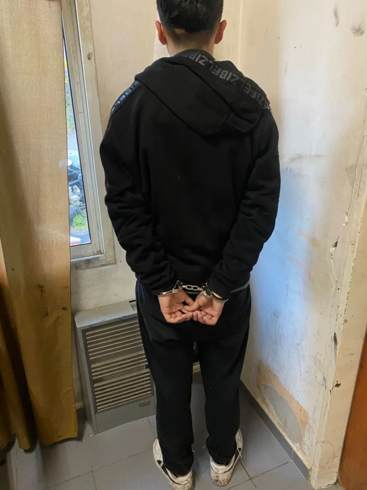 El individuo de 19 años fue trasladado a la dependencia policial en carácter de detenido,