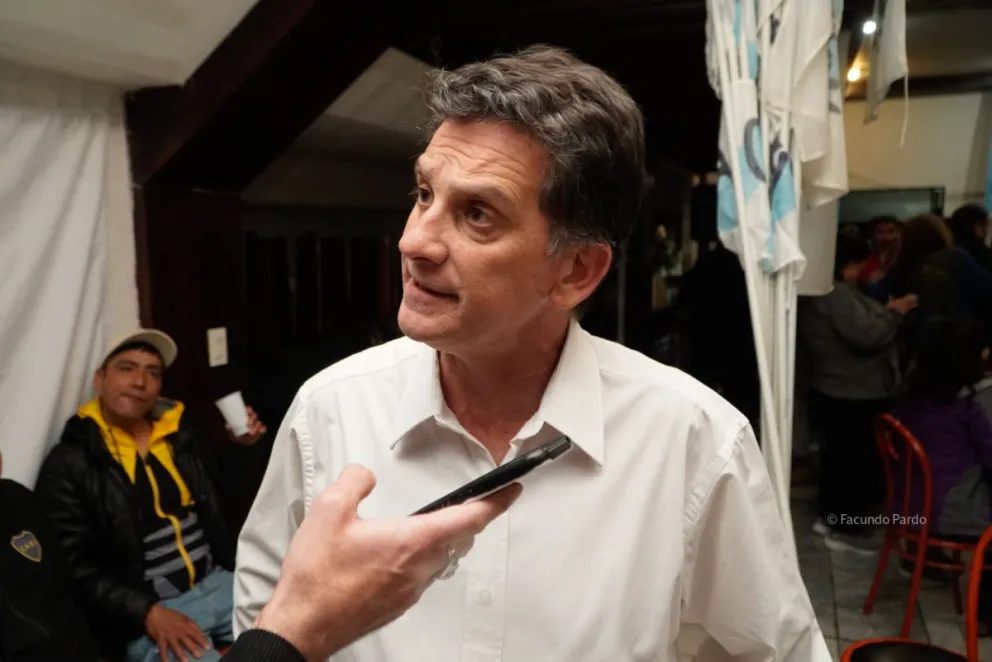 El concejal de Bariloche no obtuvo la banca en la Cámara baja por la que peleaba, pero destacó el papel de Fuerza Patria, especialmente en Río Negro . Fotos de Facundo Pardo.