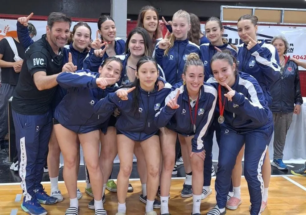 El equipo femenino se consagró en Viedma. Fotos BVC.