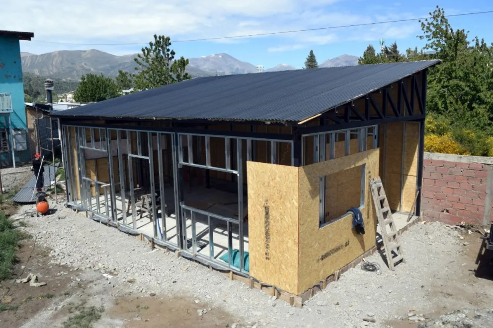 Contará con un SUM y espacios laterales libres. Foto Municipalidad de Bariloche.