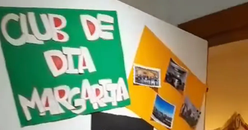 Está ubicado en el barrio 2 de Abril en el Alto de la ciudad.