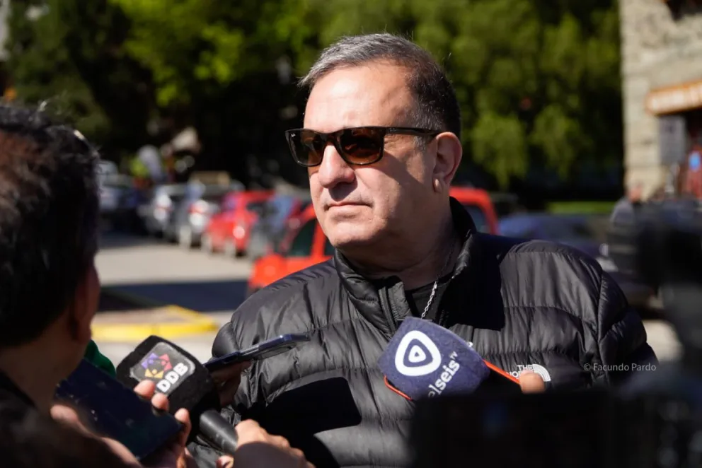 Herrero destacó la voluntad del gobierno de Rio Negro de saldar una deuda con el Emprotur Bariloche. Foto; Facundo Pardo.