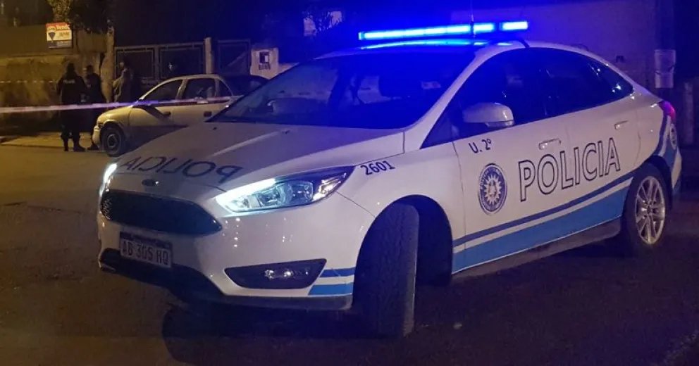 Eran dos hombres y una mujer. 