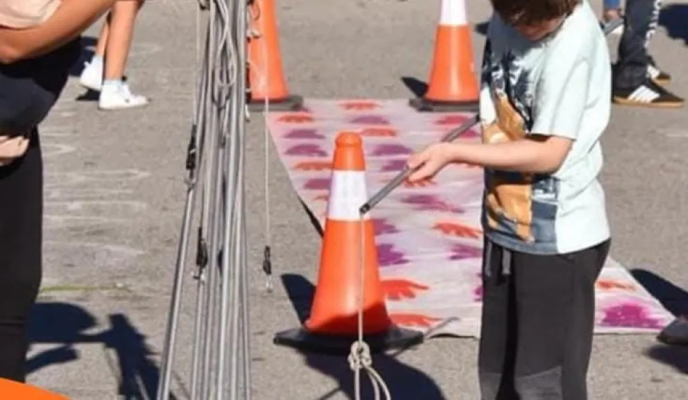 Cuatro horas de juegos, deportes y actividades para promover el encuentro comunitario y la vida activa.