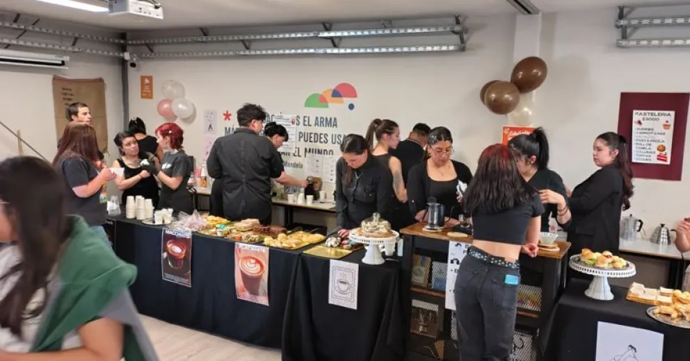 El aprendizaje de oficios abre puertas laborales a los jóvenes de la ciudad.