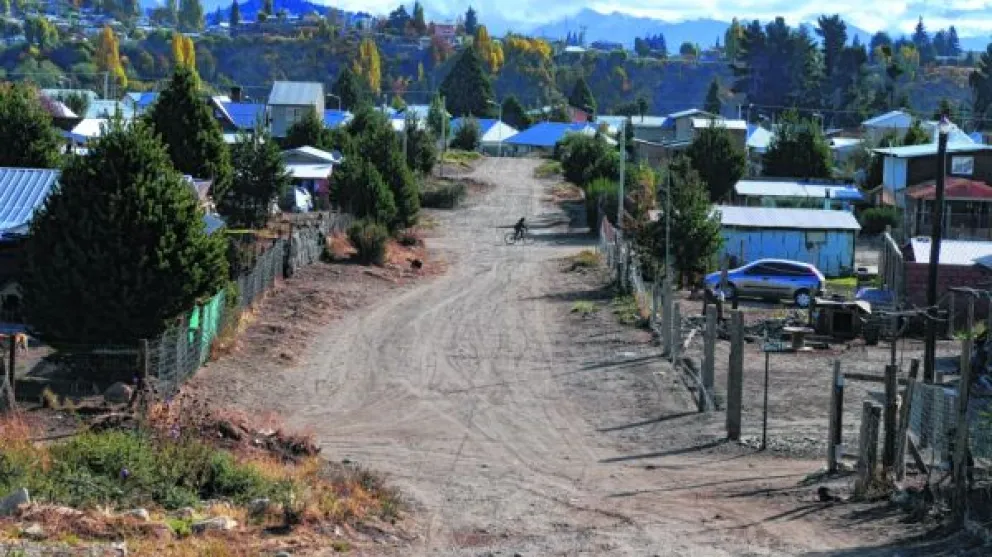  Se acusa al hombre de rociar a su ex pareja con un líquido inflamable en el barrio Alun Ruca. 