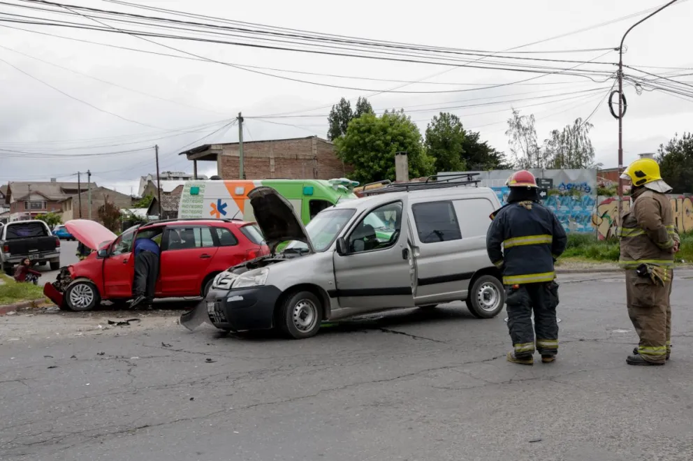 Impactante choque en la intersección de Fagnano y Ruiz Moreno. 