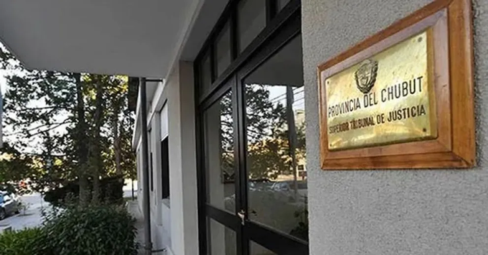 El Superior Tribunal de Justicia de la provincia de Chubut.