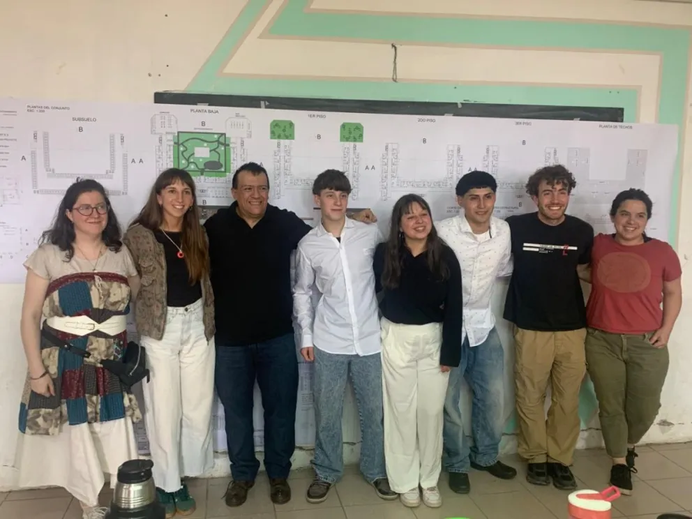 Con los talleres de oficio forman jóvenes para un futuro mejor.