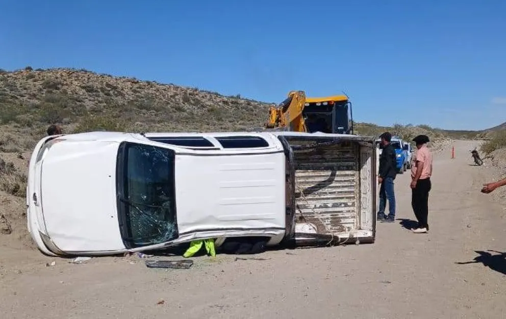 Aparatoso vuelco en la zona de Picún Leufú