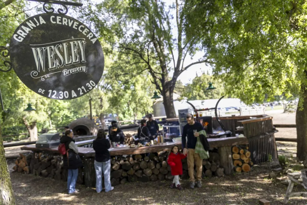 Un espacio que, con su encanto campestre, buena bebida y comida, convoca a disfrutar (fotos: Eugenia Neme).