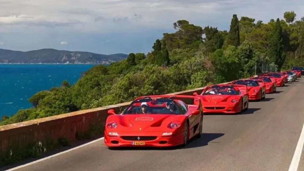 Unas 60 Ferraris llegarán este lunes a Bariloche y recorrerán la región. 
