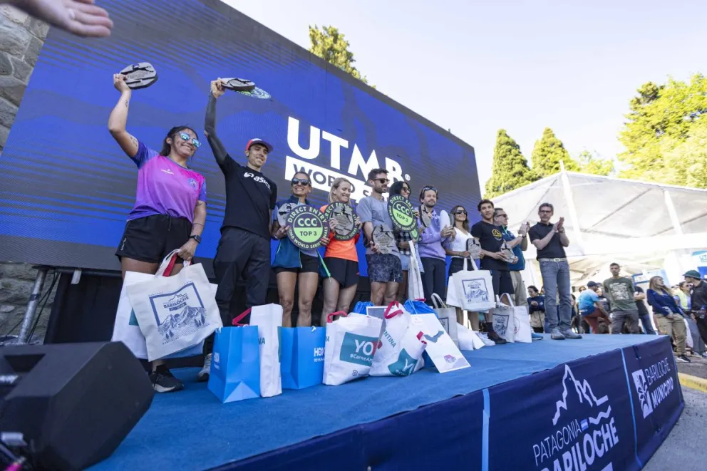 La premiación de los competidores, con representación local que dejó a Bariloche en lo más alto del deporte. Fotos: Eugenia Neme.