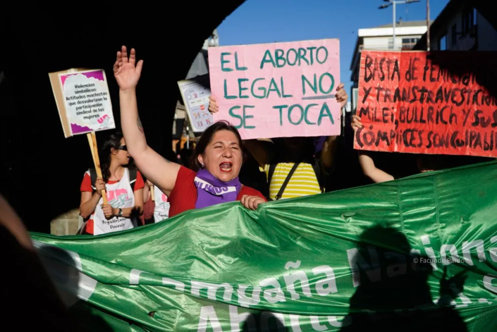 La marcha concluyó con un firme llamado a sostener la organización colectiva en tiempos adversos / Fotos Facu Pardo 