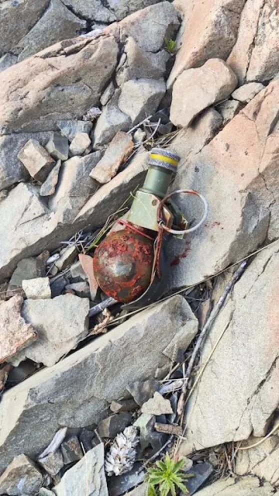 Las autoridades reiteraron la importancia de evitar la manipulación de cualquier elemento sospechoso.