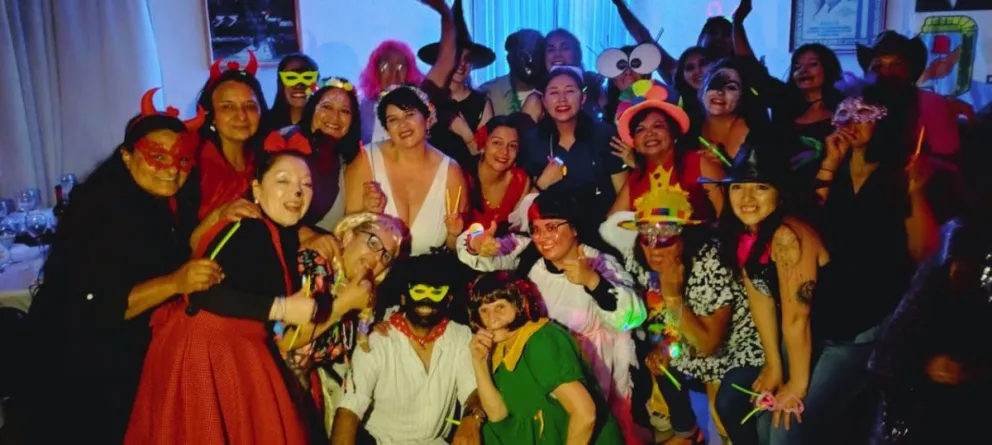 Fiesta de disfraces para el cierre del ciclo 2025 en la grilla de actividades que se realizan en el sindicato gastronómico de Bariloche. 