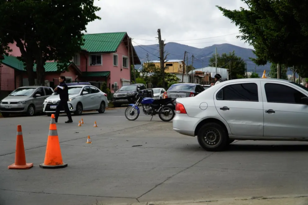 Por la cercanía con el Escuadrón 34 de Gendarmería, personal de esa fuerza colaboró con el ordenamiento del tránsito.