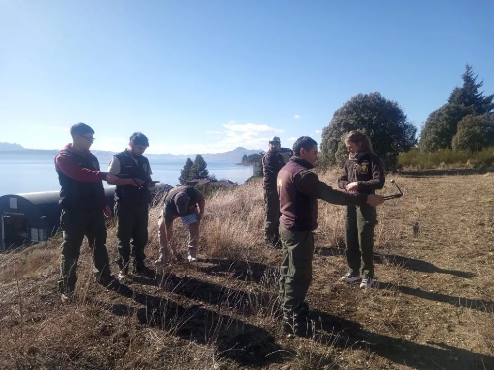 Las jornadas se desarrollaron en dos etapas: una instancia teórica en las instalaciones del Departamento ICE y una práctica en terreno.