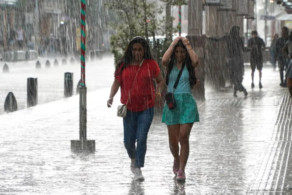 Postal del paso de la tormenta del lunes por la tarde. Foto: Facundo Pardo