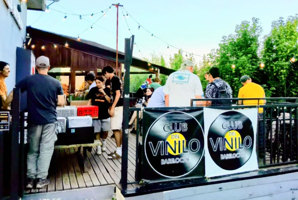 Los amantes barilochenses de los discos volvieron a reunirse (fotos gentileza). 