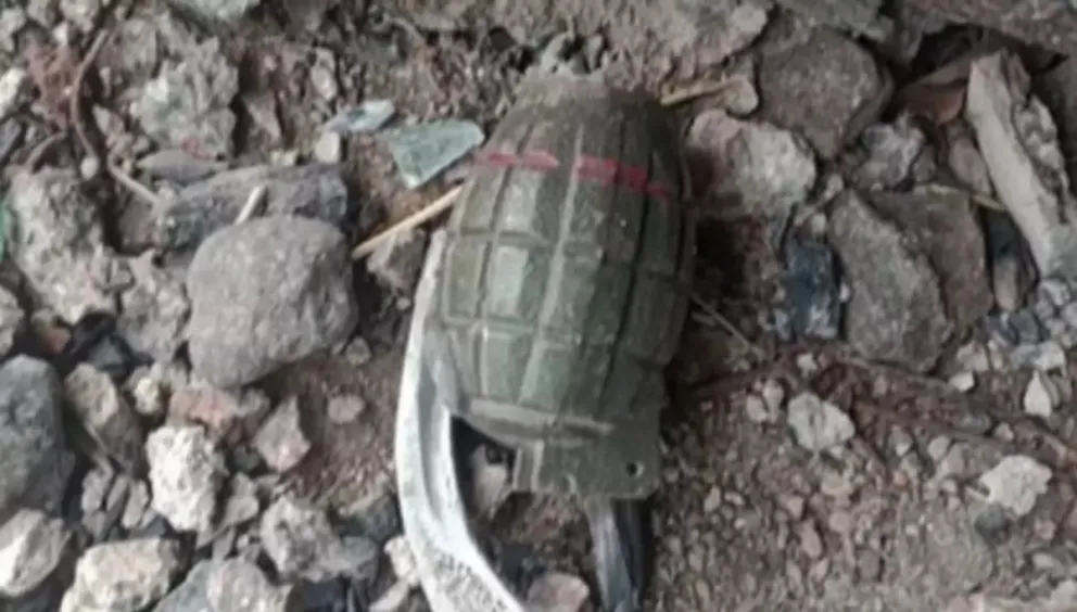 La zona permanece asegurada y bajo estricto resguardo policial hasta que el personal especializado arribe al sitio. 