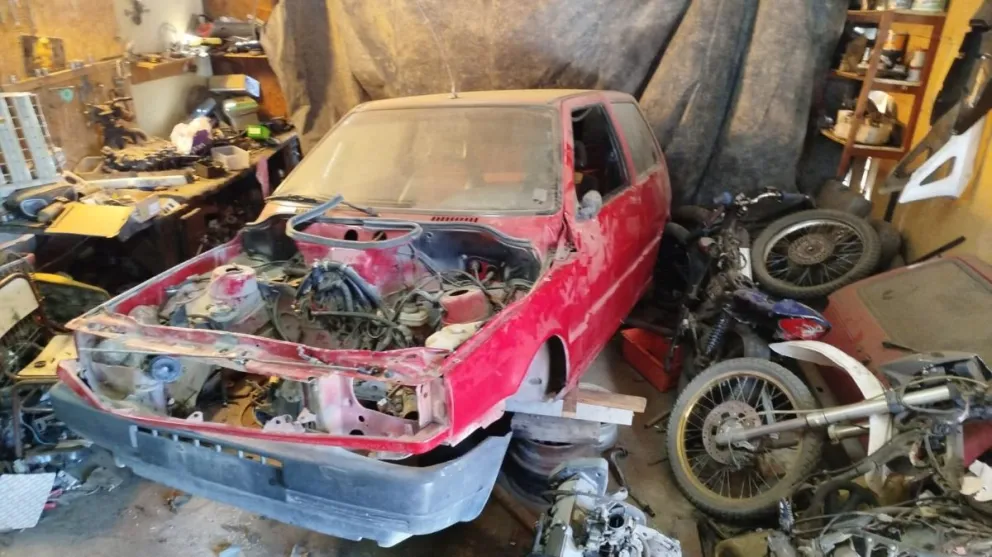 En un procedimiento ordenado por Fiscalía, uniformados dieron con vehículos con pédido de secuestro. 