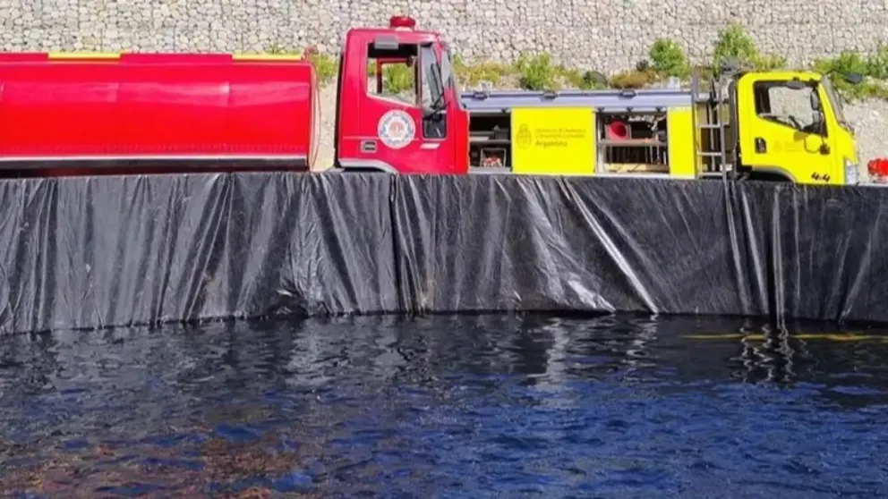 El agua será para abastecer a los helicópteros hidrantes.