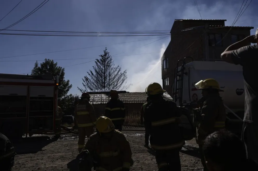 El fuego dejó pérdidas totales en una casa del barrio La Cumbre. Foto: Eugenia Neme