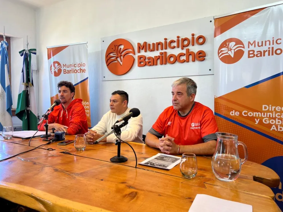  Matías Torres, subsecretario de Deportes, junto a Fernando Belardineli y Santiago “Pancho” Navarro, directores de Deportes Comunitarios y Federados, respectivamente.