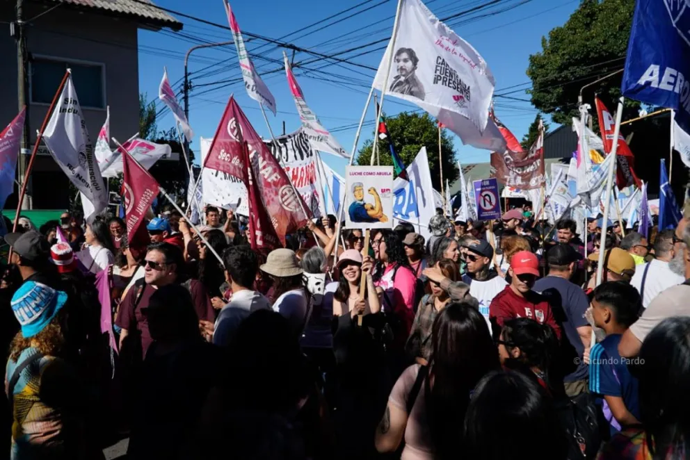 Siguen llegando personas y agrupaciones a uno de los lugares más concurridos de la ciudad / Fotos Facu Pardo